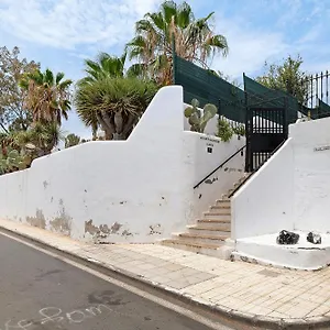 https://casa-paula-1.in-canary-islands.com